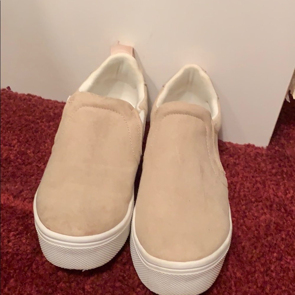 H&M light beige slip ons